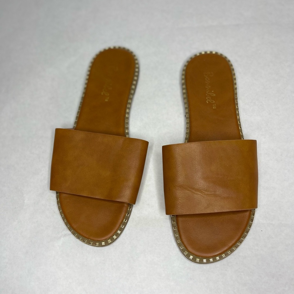 Women’s sandal 7.5